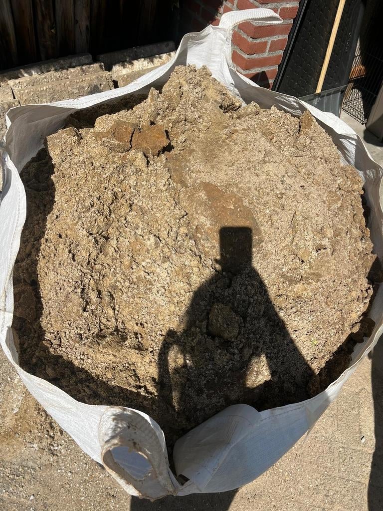 Gratis grond 1m3 (veel klei) zelf scheppen, Tuin en Terras, Ophalen