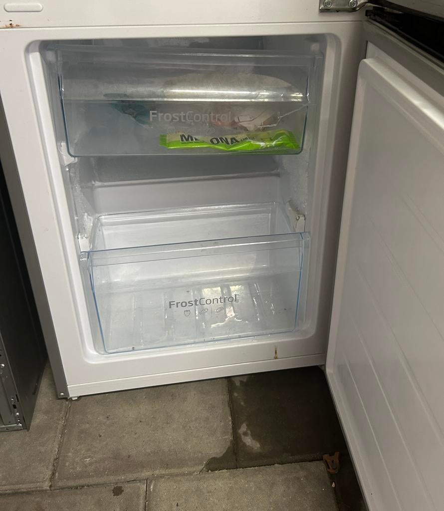 Koelkast, Witgoed en Apparatuur, Vriezers en Diepvrieskisten, Ophalen, Zo goed als nieuw, Minder dan 60 cm