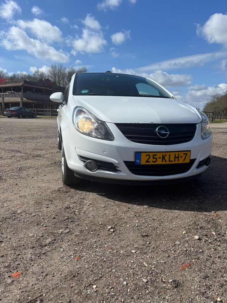 Opel Corsa 1.4 16V 2009 kmstand 108.000, Voorwielaandrijving, Stof, 4 cilinders, Wit