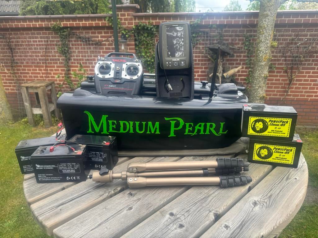 Medium Pearl voerboot met Toslon TF640 fishfinder en GPS, Ophalen, Gebruikt
