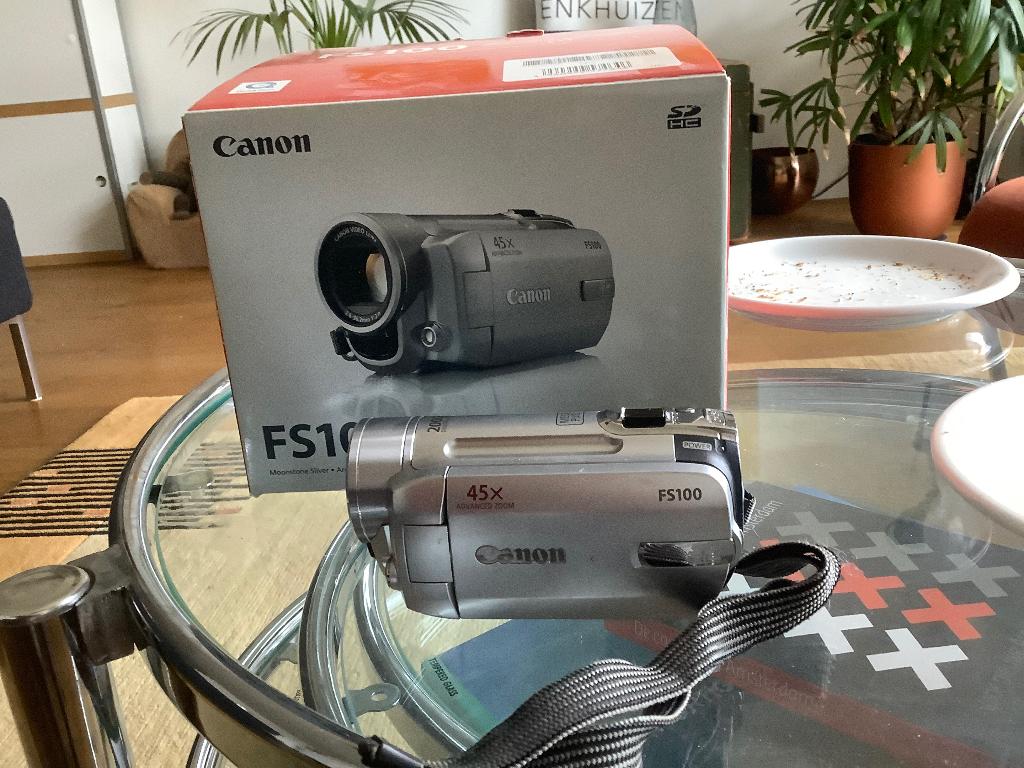 Camera canon FS100, Gebruikt, Canon, Compact, Ophalen of Verzenden