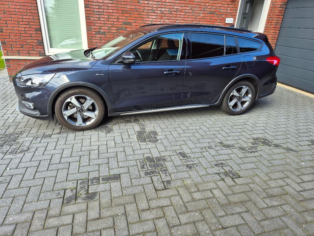 Ford Focus 1.5 Ecoboost Active 150pk 2020 Blauw Mooie  Auto, Auto's, Stof, 700 kg, Blauw, Origineel Nederlands