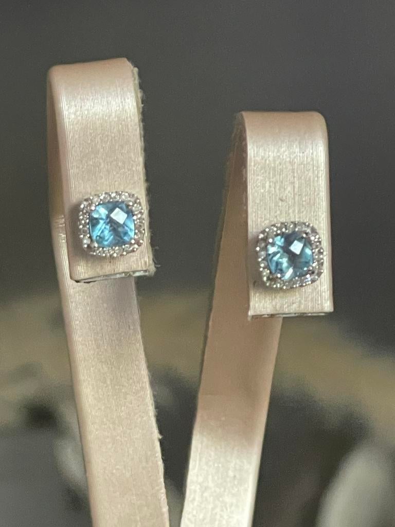 9 karaat oorstekers met topaas en diamantjes, Ophalen of Verzenden, Zo goed als nieuw, Nvt, Met edelsteen