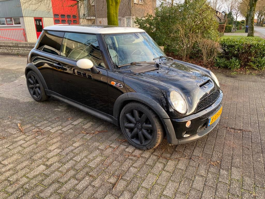 Mini 1.6 16V Cooper S 2004 Zwart, Auto's, Voorwielaandrijving, Zwart, 4 cilinders, 4 stoelen