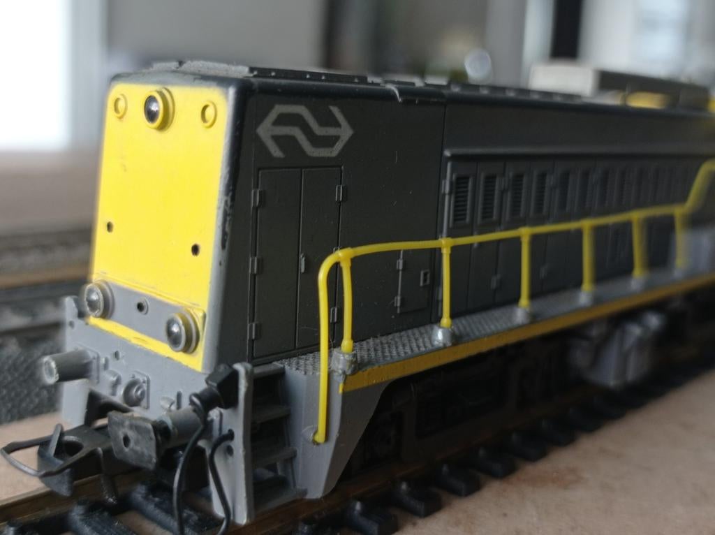 FLEISCHMANN, DB 2-8-4 TANK LOCOMOTIVE, 65014, PLUS 3 GREEN DB COACHES