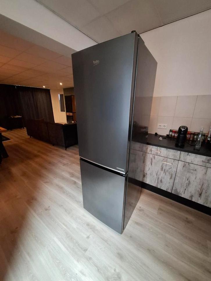 Beko B5RCNE366HG Harvest Fresh Koel-vriescombinatie, Witgoed en Apparatuur, Koelkasten en IJskasten, Zo goed als nieuw, Met aparte vriezer