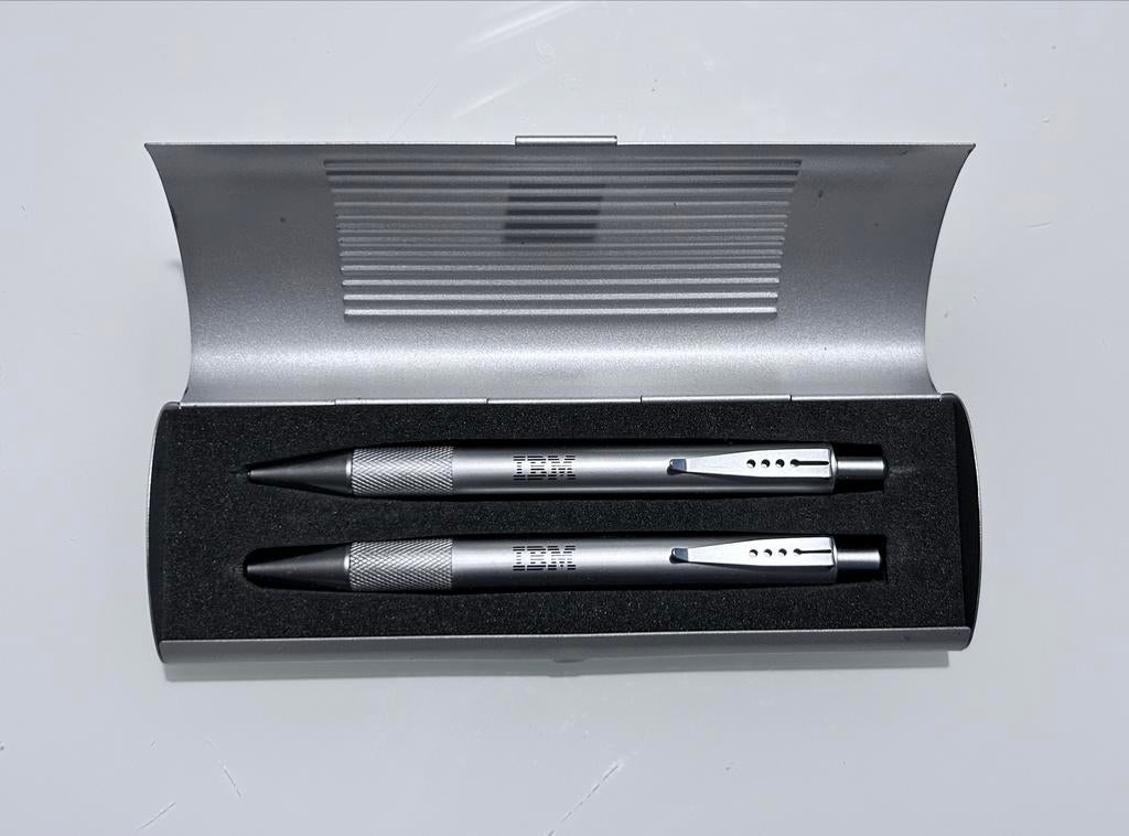 IBM Pennen Set in Geschenkverpakking, Verzamelen, Overige typen, Zo goed als nieuw, Met reclame, Ophalen