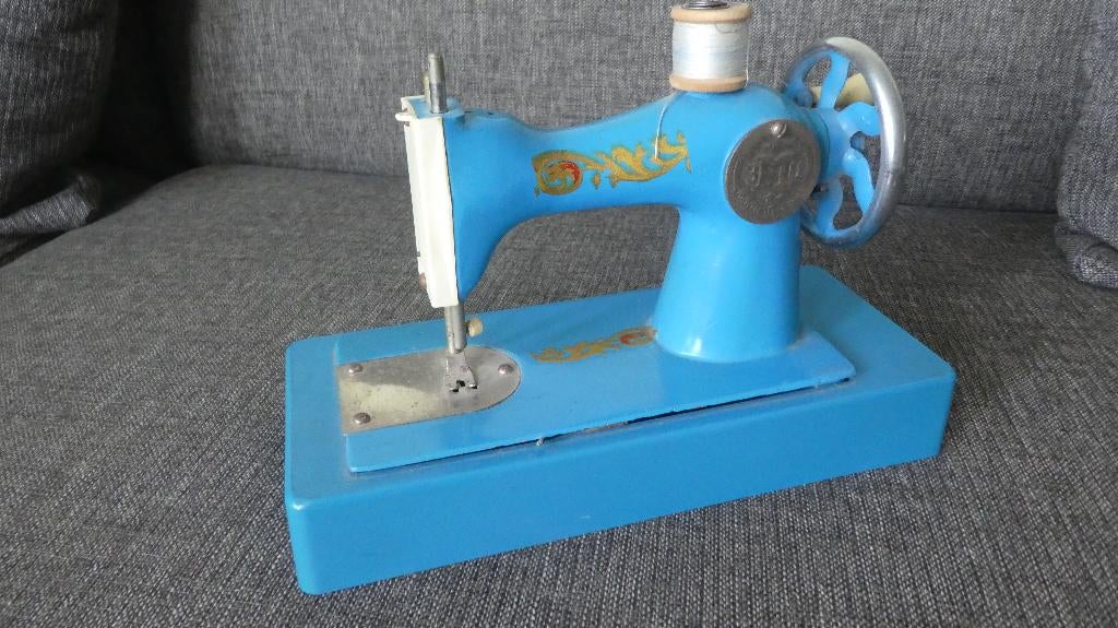 kinder naaimachine (antiek), Ophalen