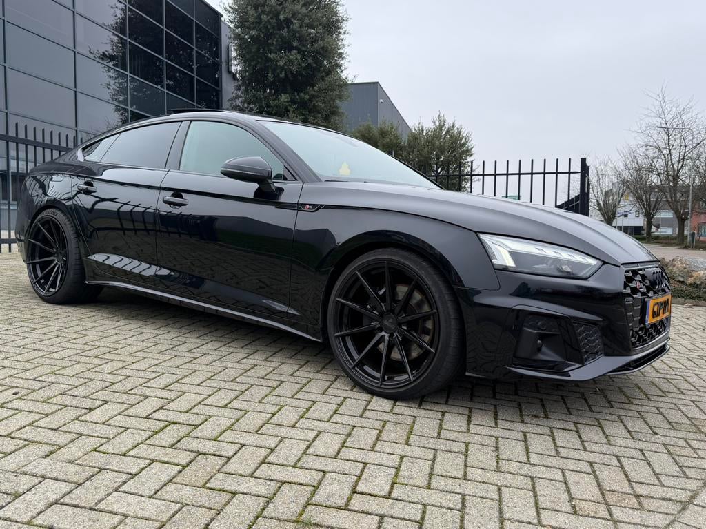 AUDI S5 3.0 TFSI 354 PK S LINE  PANO/MASSAGE INRUIL MOGELIJK, Auto's, Automaat, 2995 cc, 4 stoelen, Zwart