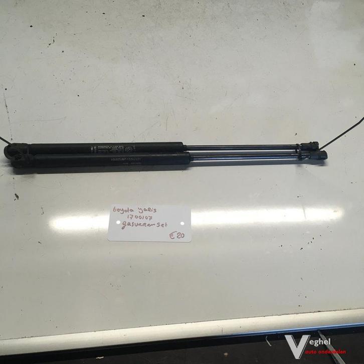 Toyota Yaris 2001 Wagennr 1700107  Gasveren set achterklep, Auto-onderdelen, Carrosserie en Plaatwerk, Gebruikt, Ophalen of Verzenden