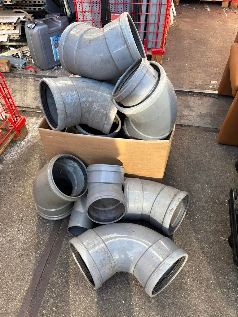 Diverse PVC bochten, Doe-het-zelf en Verbouw, Buizen en Afvoer, Ophalen, Bochten, Gebruikt, Pvc