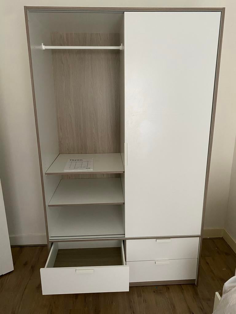 IKEA Trysil kast met schuifdeuren en lades, 100 tot 150 cm, Ophalen of Verzenden, Zo goed als nieuw, Met lade(s)