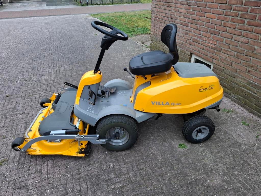 Stiga villa frontmaaier hydrostaat automaat 2011, Tuin en Terras, Ophalen of Verzenden, 50 cm of meer