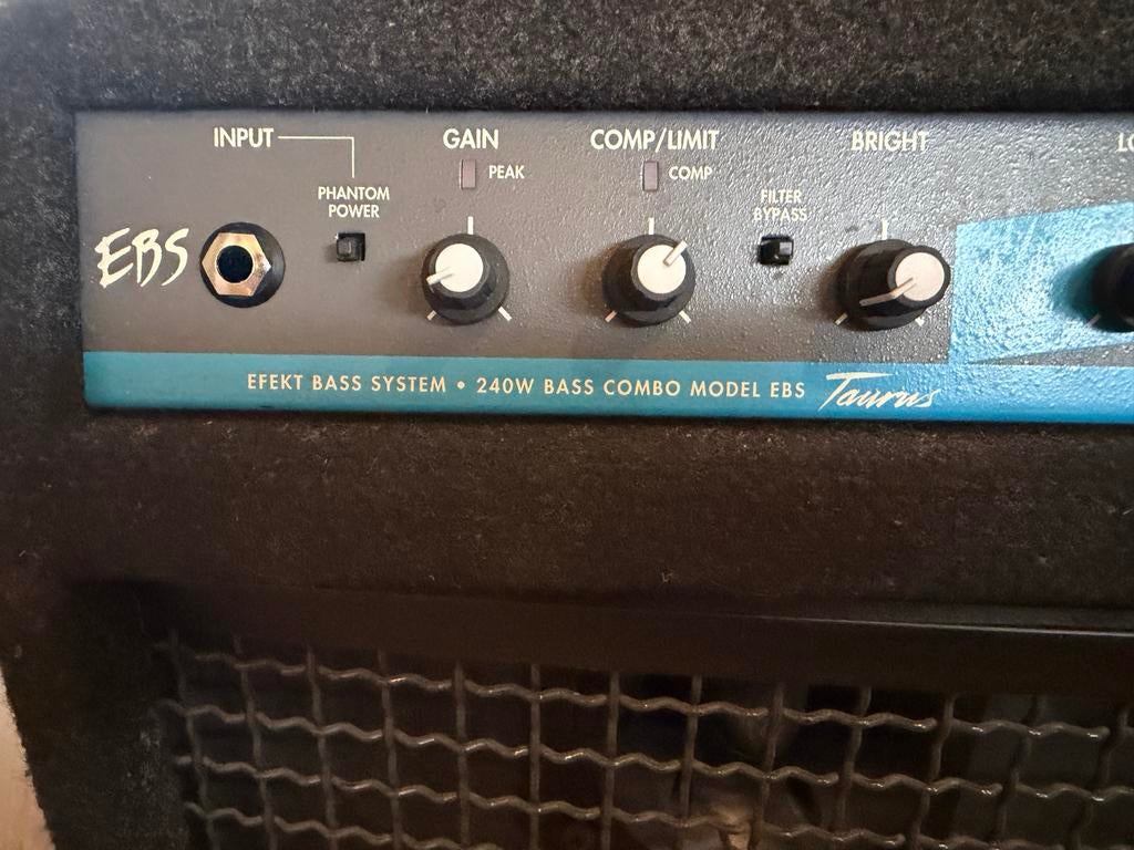 EBS Taurus 240W Bas Combo Versterker, Muziek en Instrumenten, Ophalen, Gebruikt, Basgitaar, 100 watt of meer