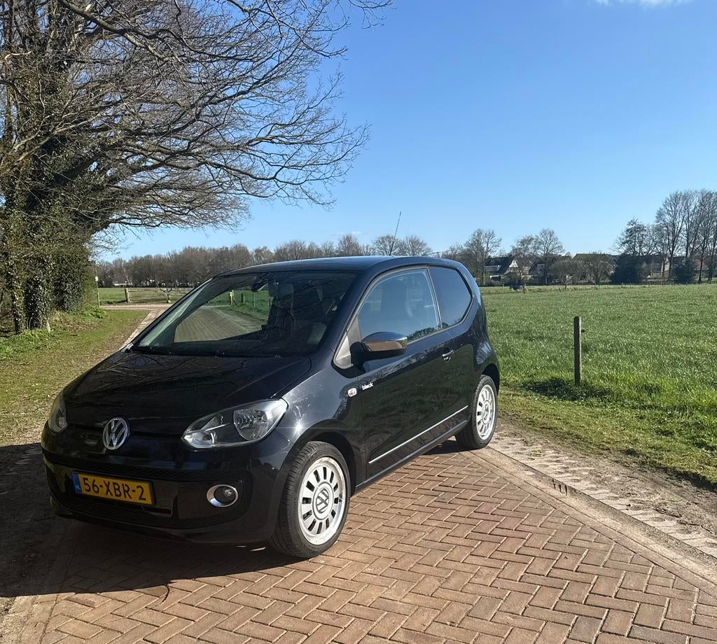 Volkswagen Up Black Up | Airco | Navigatie | APK | NAP, 74 pk, Up!, 4 stoelen, Zwart
