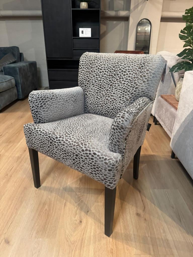 UrbanSofa sale Kate eetkamerstoel fauteuil, Huis en Inrichting, Stoelen, Ophalen, Zo goed als nieuw, Stof, Eén