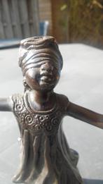 brons beeld meisje speelt blindemannetje, Antiek en Kunst, Antiek | Koper en Brons, Ophalen of Verzenden