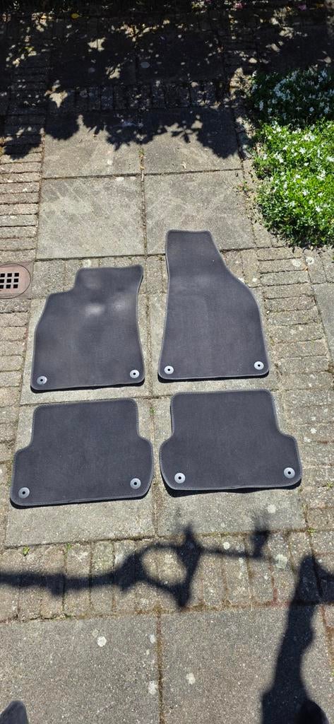 Audi A4 B6 orginele mattenset, Auto-onderdelen, Interieur en Bekleding, Ophalen of Verzenden, Gebruikt, Audi