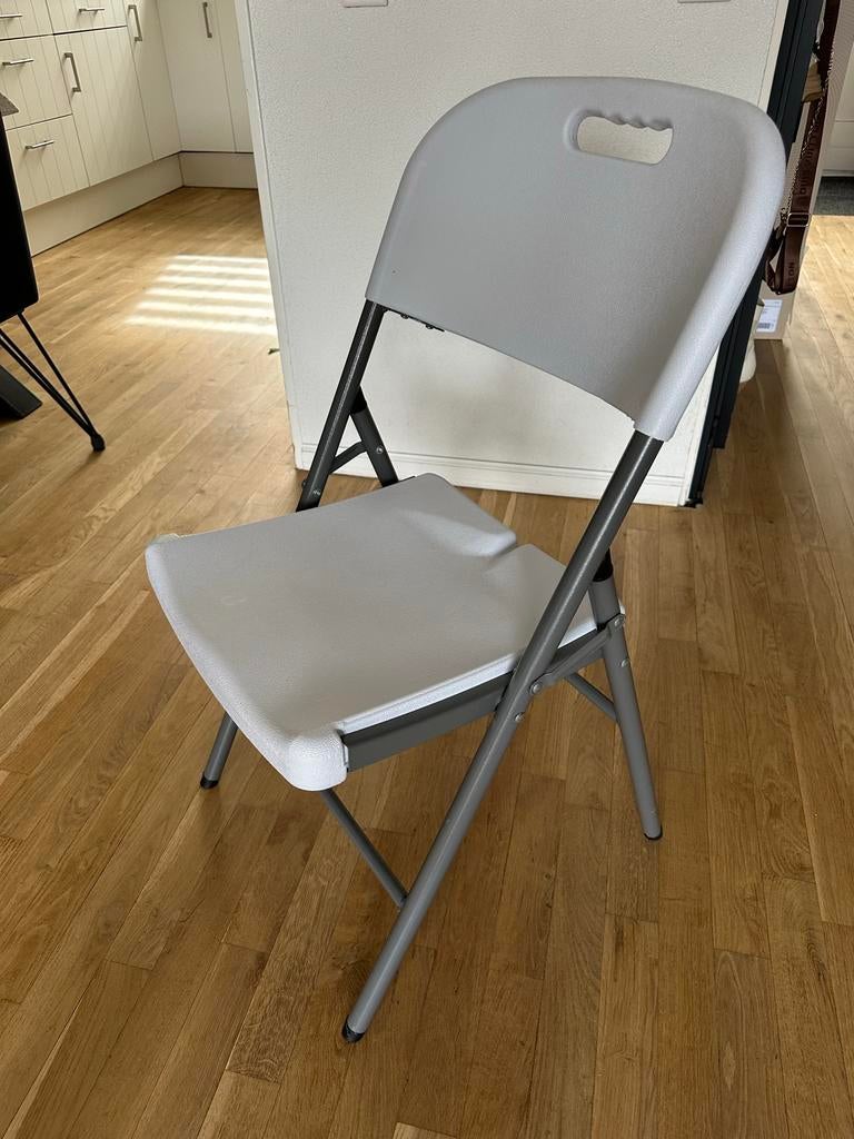 4 zware kwaliteit witte klapstoelen - 200 kg draagvermogen, Huis en Inrichting, Stoelen, Ophalen, Kunststof, Wit, Zo goed als nieuw