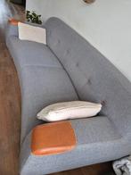 Stijlvolle 3-persoonsbank - Grijs met leren details, Ophalen, Driepersoons, 75 tot 100 cm, Zo goed als nieuw