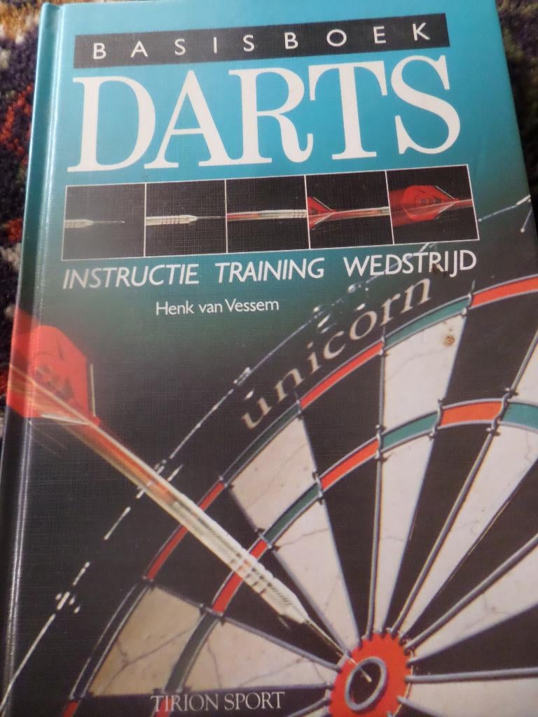 Te Koop een Boek Darts . Instructie Training Wedstrijd, Ophalen of Verzenden, Zo goed als nieuw