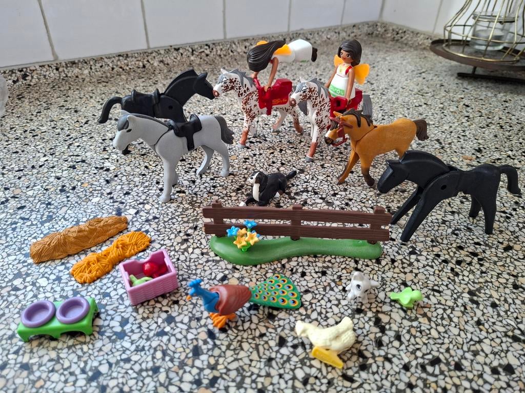 Playmobil spirit solana en luna 6 paarden hond pauw hek voer, Kinderen en Baby's, Speelgoed | Playmobil, Ophalen of Verzenden