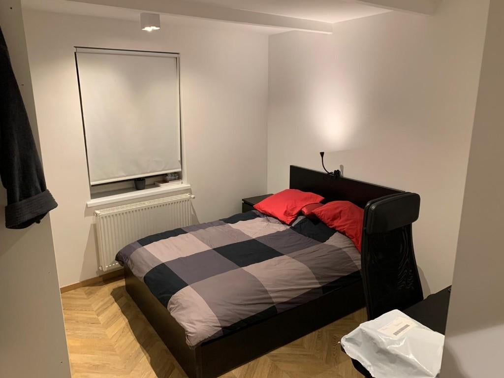 Nette IKEA MALM 140x200 incl. matras, topper + opberglades, Ophalen, Gebruikt, Zwart, Tweepersoons