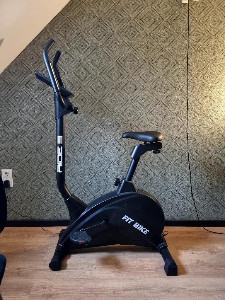 Hometrainer - Fitbike, Sport en Fitness, Fitnessapparatuur, Ophalen, Zo goed als nieuw, Metaal, Benen