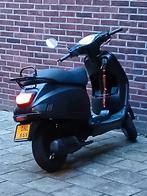 Zwarte scooter met gele plaat, bouwjaar 2018, Fietsen en Brommers, Scooters | Overige merken, Ophalen of Verzenden