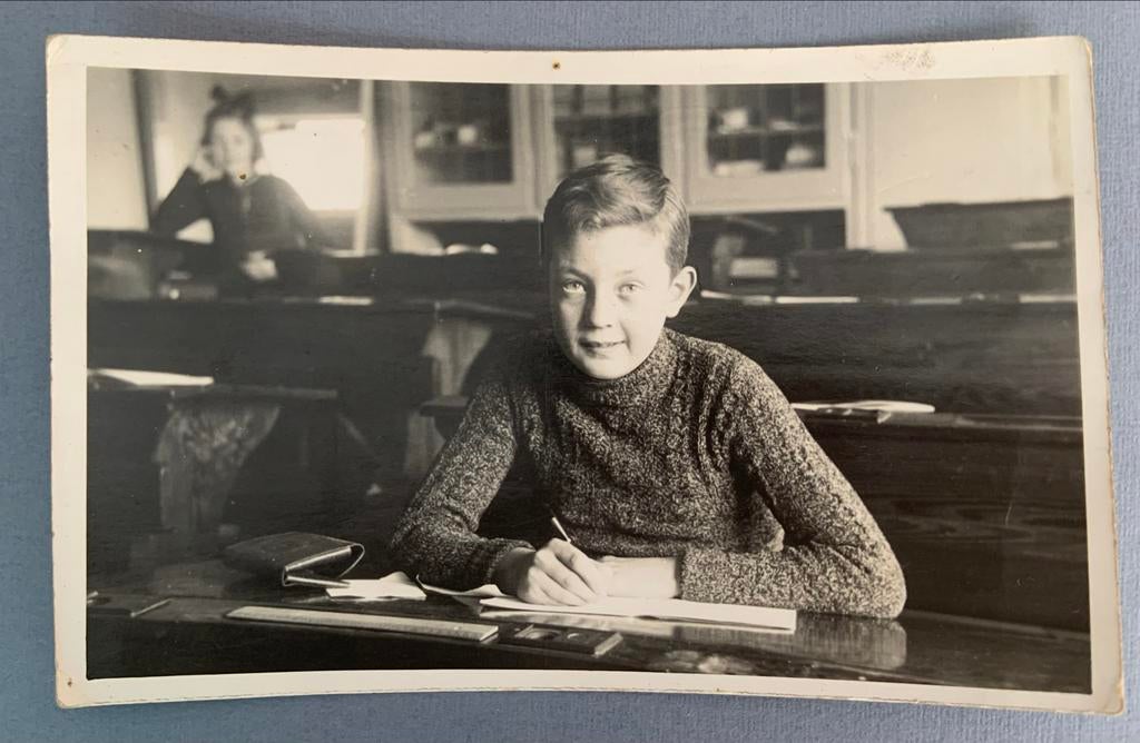 foto van jongen in een klaslokaal, Gebruikt, Verzenden, Foto, Voor 1940