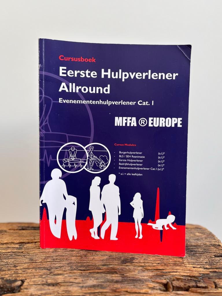 Cursusboek Eerste Hulpverlener Allround, Boeken, Ophalen of Verzenden, Gelezen, Overige niveaus, Overige vakken