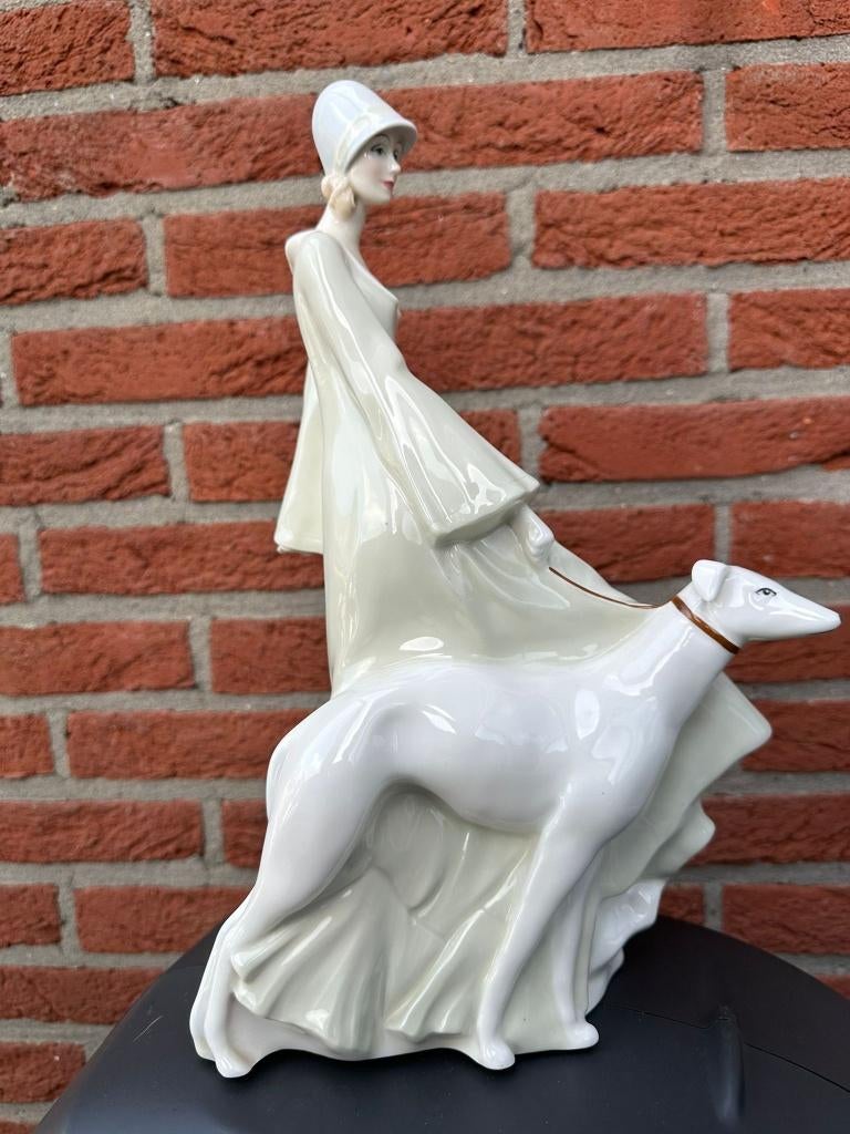 Large royal doulton lady figurine vrou met windhond, Ophalen of Verzenden