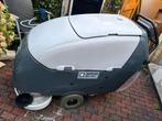 Zeer nette Nilfisk schrobdweilautomaat, volledig vernieuwd, Ophalen, Zo goed als nieuw, Schrobmachine