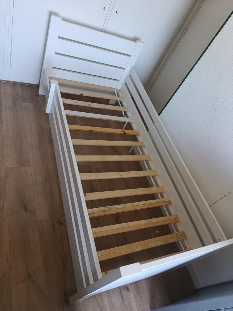 Wit steigerhout kinderbed met lattenbodem, Ophalen, 85 tot 100 cm, Gebruikt, Lattenbodem