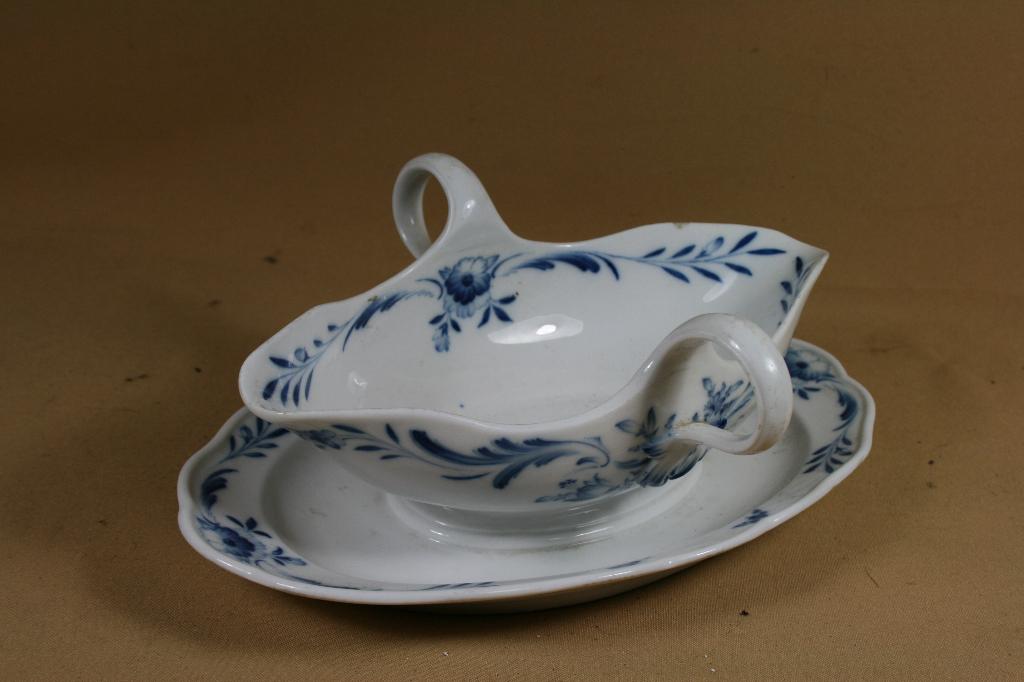 Meissen zwiebelmuster juskom met 2 oren, Antiek en Kunst, Antiek | Servies los, Ophalen of Verzenden
