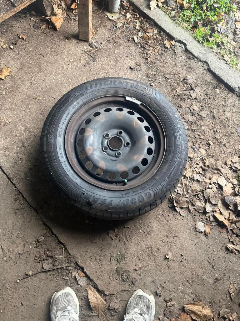 Goodyear EfficientGrip banden op stalen velgen (7mm profiel), Ophalen of Verzenden, Gebruikt, Zomerbanden, Banden en Velgen