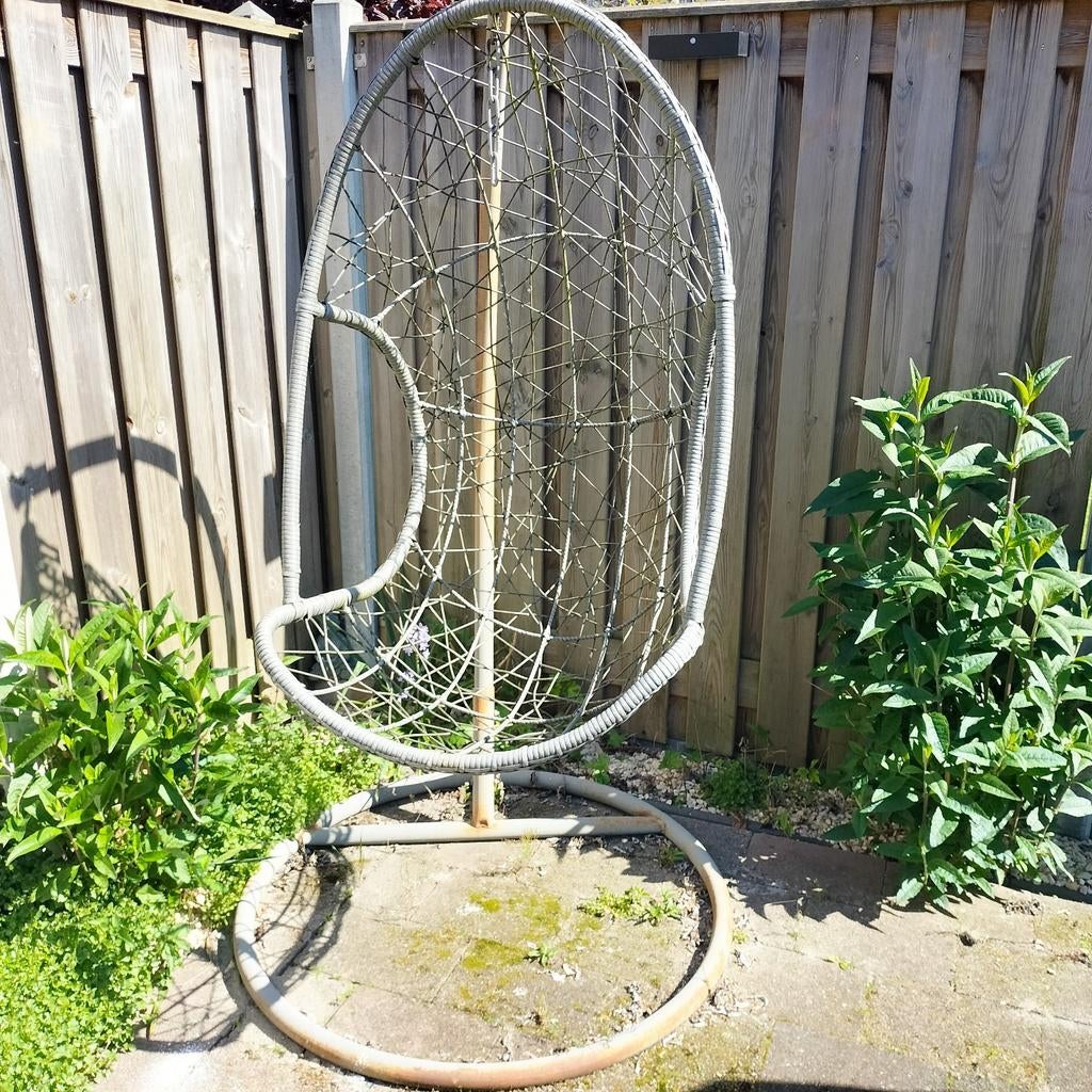 Comfortabele hangstoel ei voor in de tuin, Ophalen, Gebruikt, Metaal