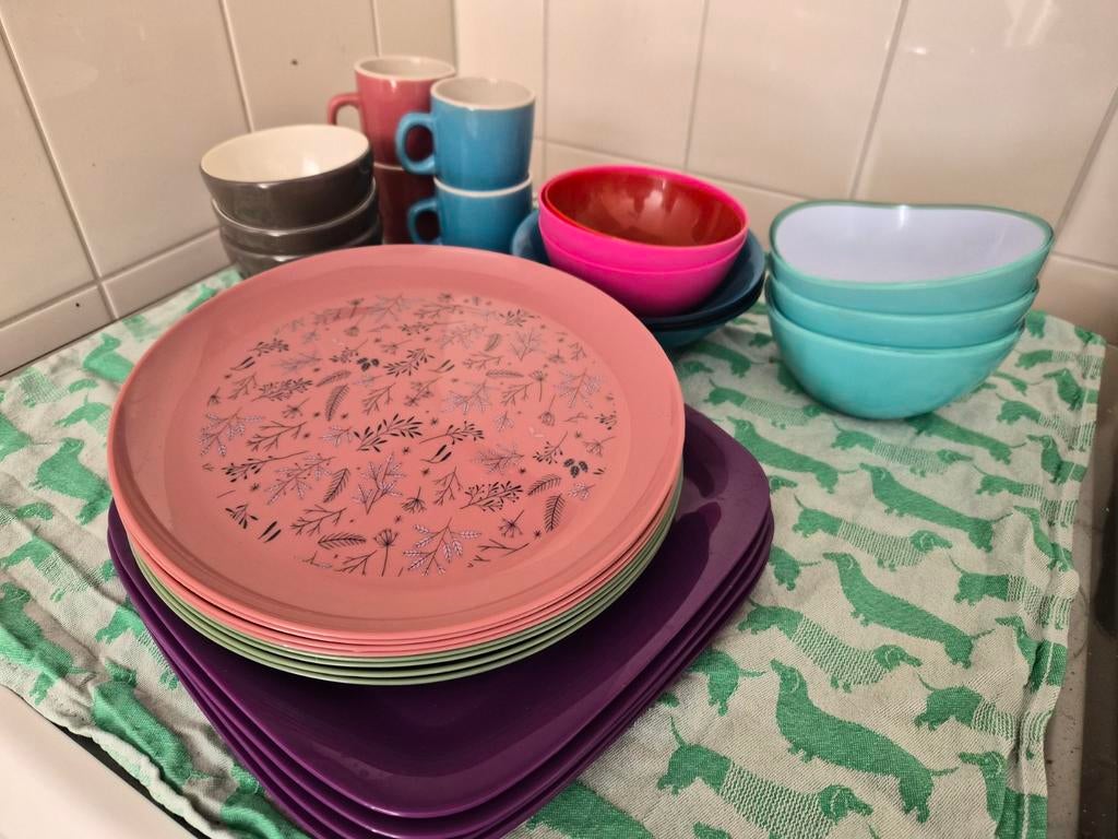 GRATIS! Diverse serviesonderdelen: borden, kommen, kopjes, Huis en Inrichting, Keuken | Servies, Ophalen, Zo goed als nieuw