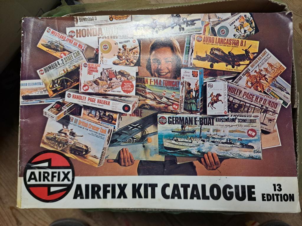 Airfix catalogus 1976, Ophalen of Verzenden, 1:50 of kleiner, Figuur of Figuren
