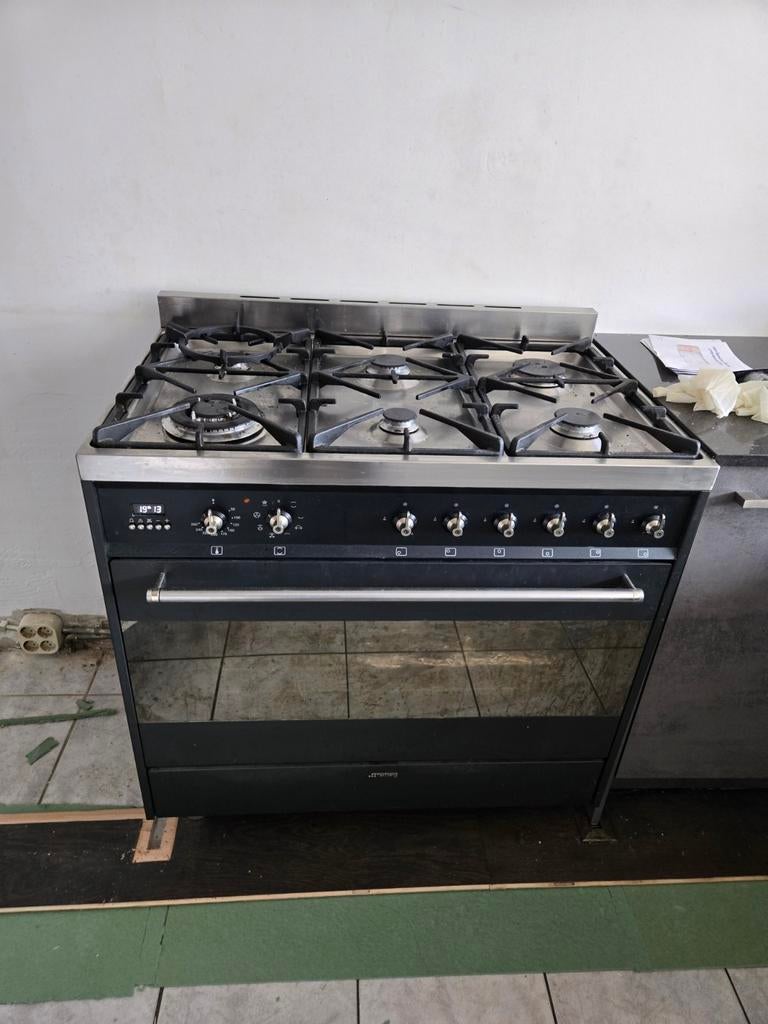 6 pits smeg gasfornuis met oven, Witgoed en Apparatuur, Fornuizen, Ophalen, Gebruikt, 60 cm of meer, Gas