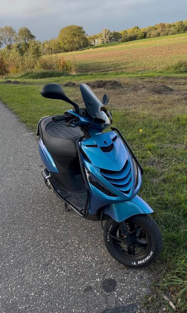 Piaggo zip 50cc 2017 ( TERUIL/TEKOOP), Fietsen en Brommers, Scooters | Piaggio, Zo goed als nieuw, Zip, Maximaal 45 km/u, Benzine