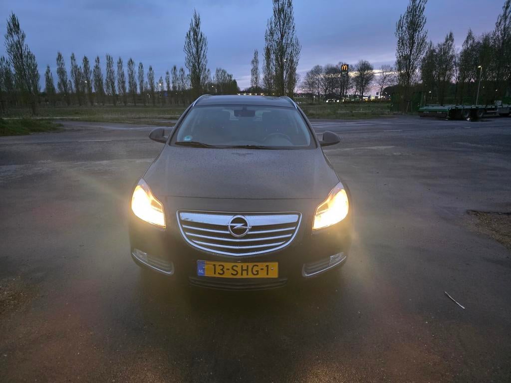 Opel Insignia 1.4 Turbo 103KW Sports Tourer 2011 Zwart, Auto's, Opel, 4 cilinders, Zwart, Origineel Nederlands, Handgeschakeld