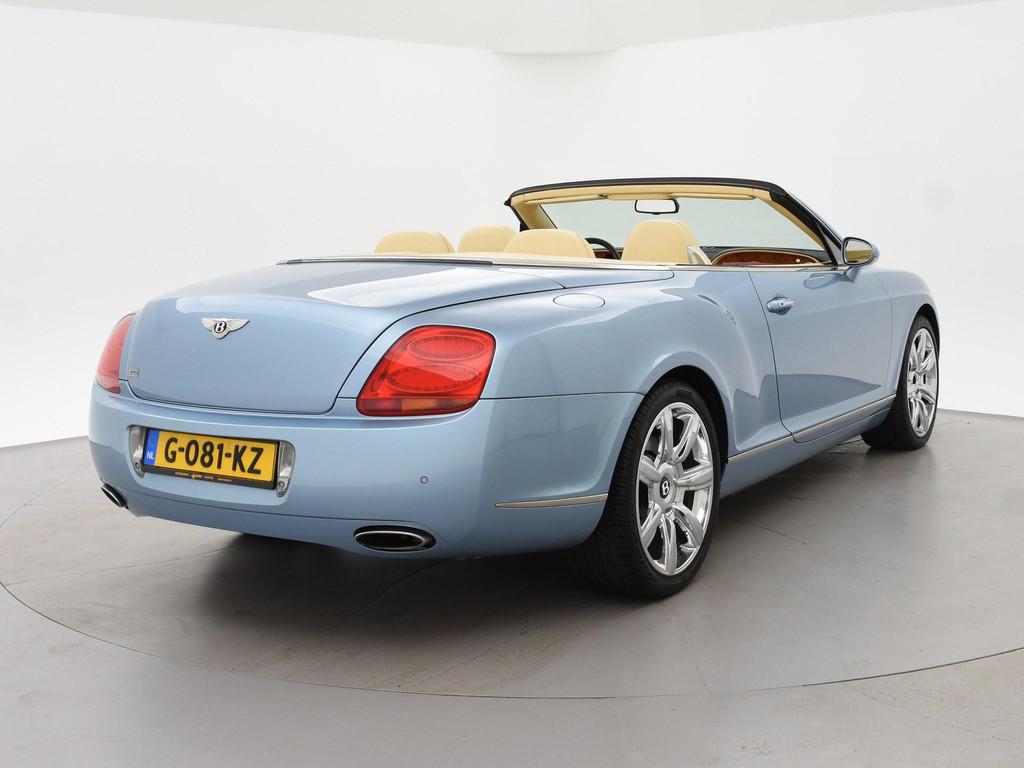 Bentley Continental GTC 6.0 W12 560 PK *SILVERLAKE METALLIC*, Auto's, Automaat, Gebruikt, Stoelverwarming, Leder