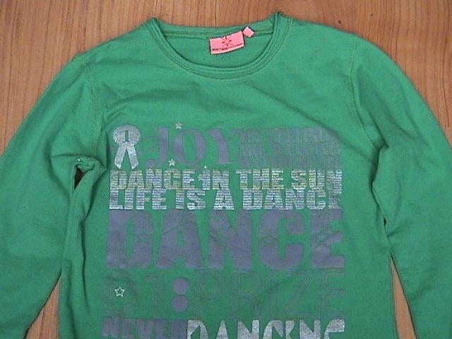 D-zine groen shirt met opdruk van grijze / zilveren letters, Kinderen en Baby's, Kinderkleding | Maat 152, Gebruikt, Meisje, D-Zine