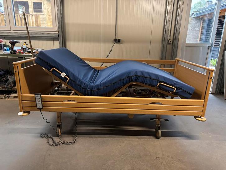 Hoog laag bed, zorgbed, verpleegbed, thuiszorgbed, senioren, Huis en Inrichting, Slaapkamer | Bedden, Zo goed als nieuw, Eenpersoons
