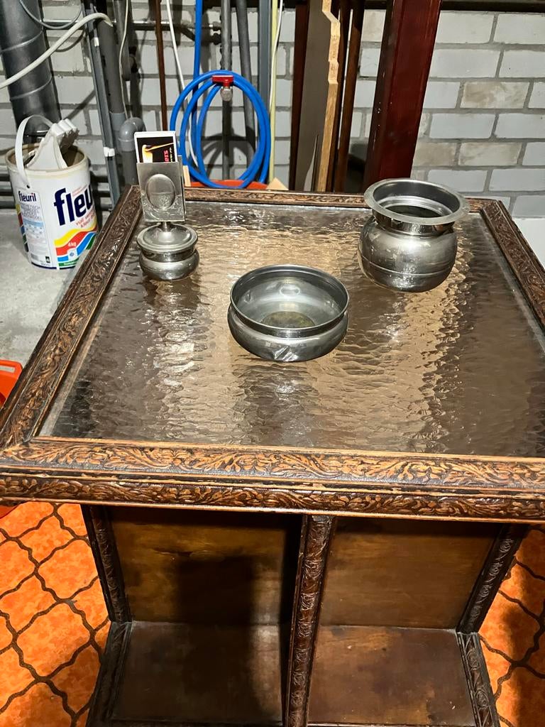 Oud vintage rooktafeltje rond 1960, Ophalen