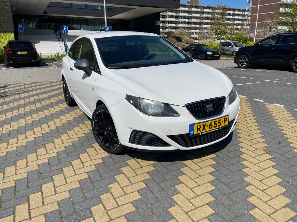 Seat Ibiza 1.2 44KW 2010 Wit, Auto's, Seat, Voorwielaandrijving, 31 €/maand, 1198 cc, Bedrijf