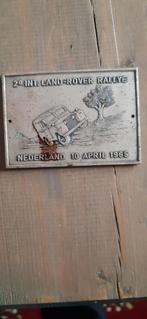 Land rover rally plaatje van metaal. Het komt uit 1965, Postzegels en Munten, Ophalen