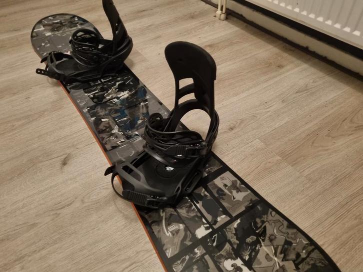 BURTON DESCENDANT 160 SNOWBOARD + BURTON MISSION BINDING L, Sport en Fitness, Snowboarden, Zo goed als nieuw, Board, Verzenden