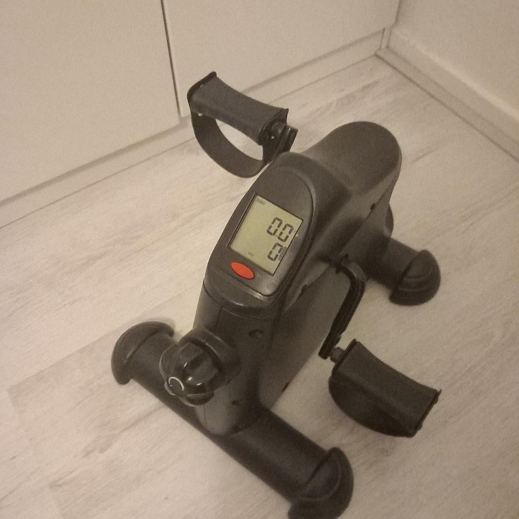 Stoelfiets, Sport en Fitness, Fitnessmaterialen, Ophalen, Zo goed als nieuw, Benen, Overige typen